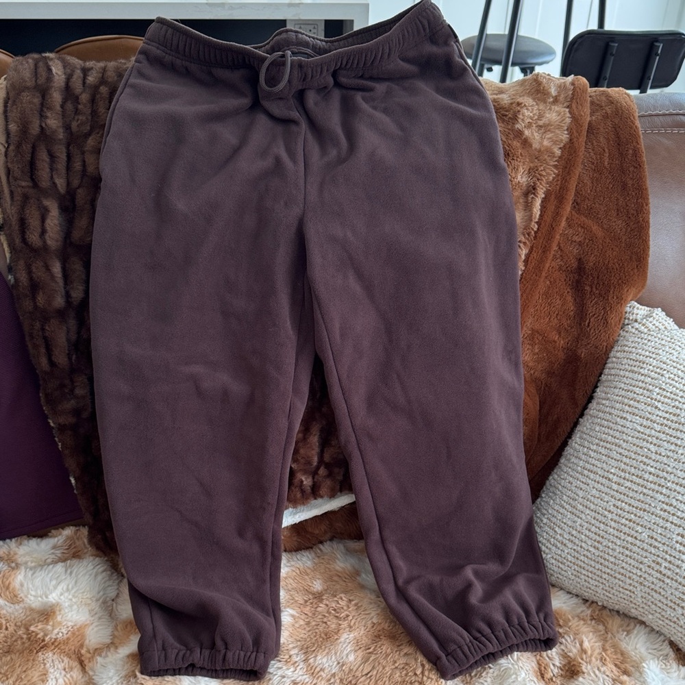 ARITZIA GOLDEN Brown Jogger plush SWEAT Pants